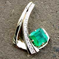 Emerald and Diamond Penant in Platinum